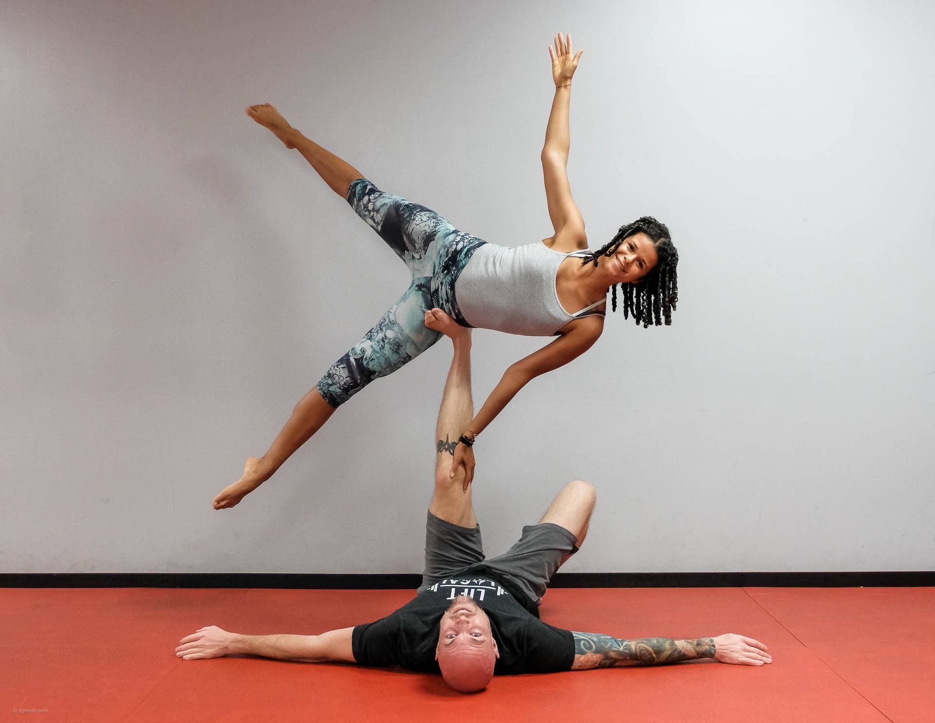 How To Practise Acro Yoga: The Basics – Yogi Bare